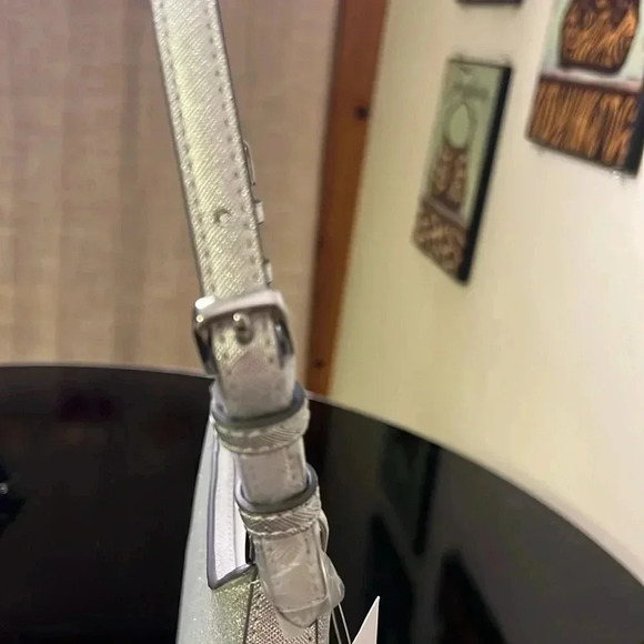 NWT Kate Spade Glimmer Glitter handbag.  Beautiful bag for date night. - Picture 3 of 9